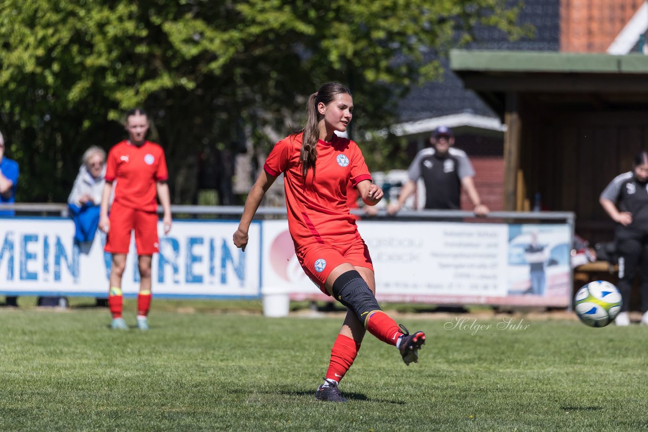 Bild 339 - F TSV Zarpen - Holstein Kiel II : Ergebnis: 2:6